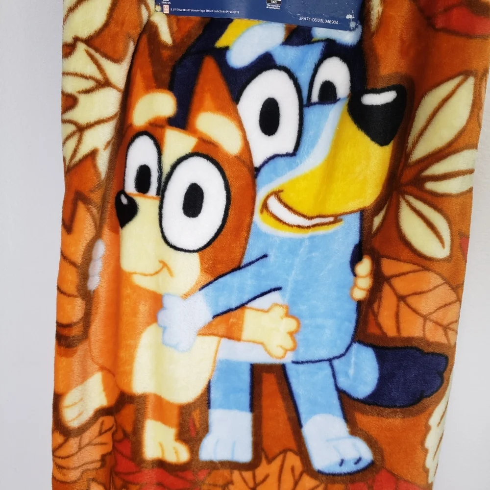 Bluey & Bingo Autum Leaves Plush Throw Blanket 50
